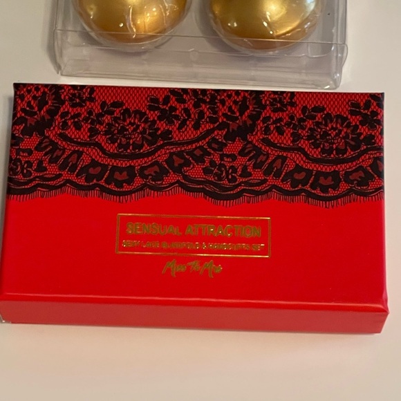 Miss to Mrs Honeymoon Set - Picture 7 of 9